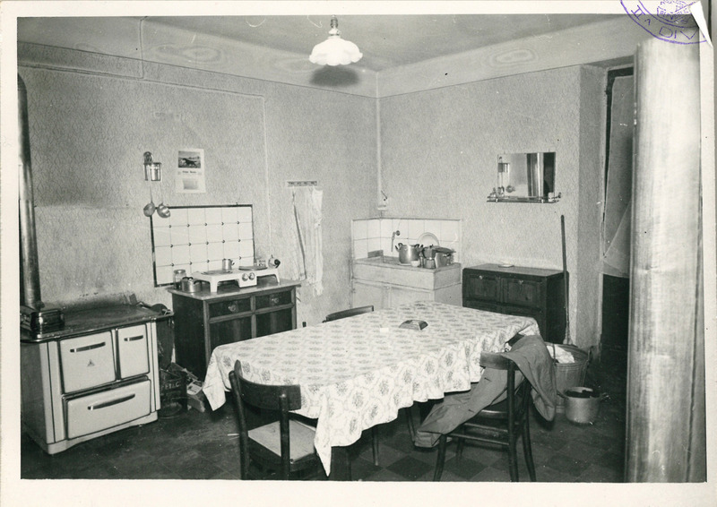 La stanza da pranzo dell’abitazione della famiglia Perseghin-Birro