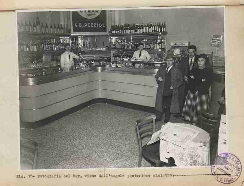 L'interno del bar teatro del duplice omicidio