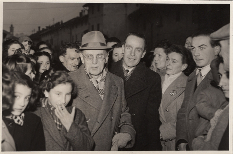 Ettore Grande con il padre a Villafranca Piemonte dopo l’assoluzione