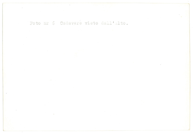 Foto nr 6 Cadavere visto dall’alto.