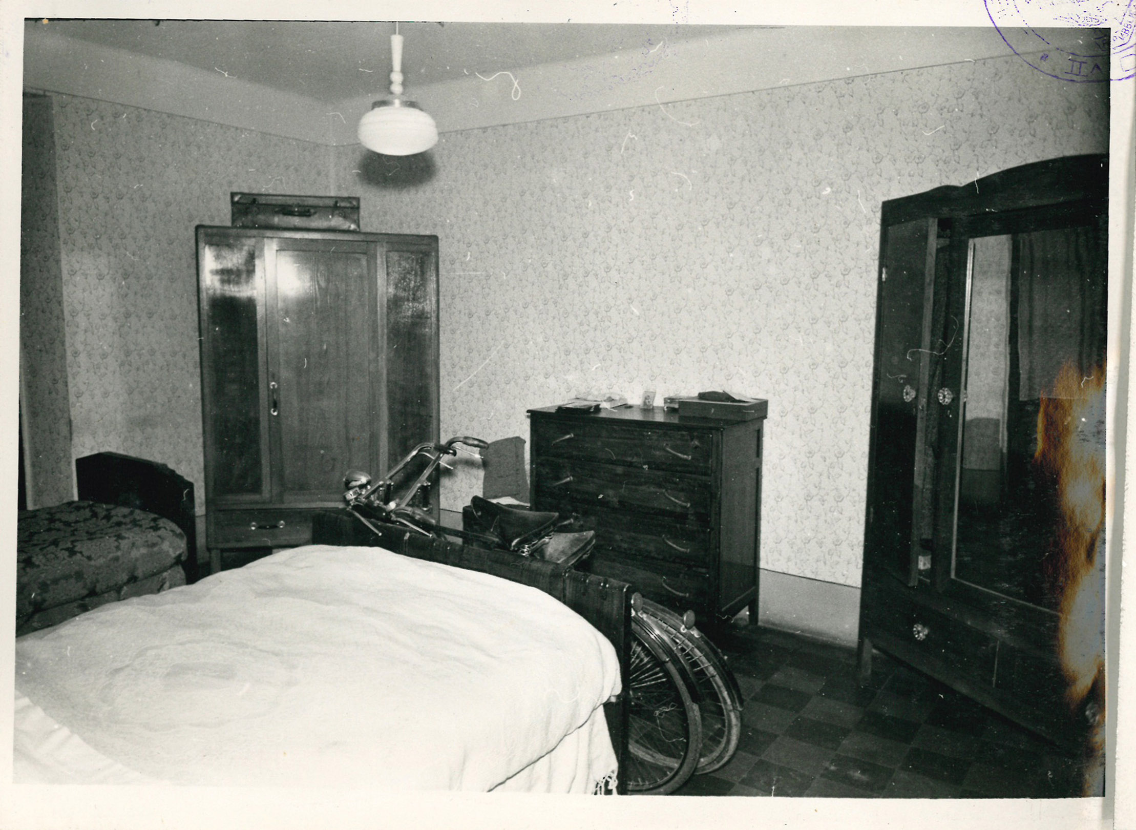 La camera da letto nell’abitazione della famiglia Perseghin-Birro