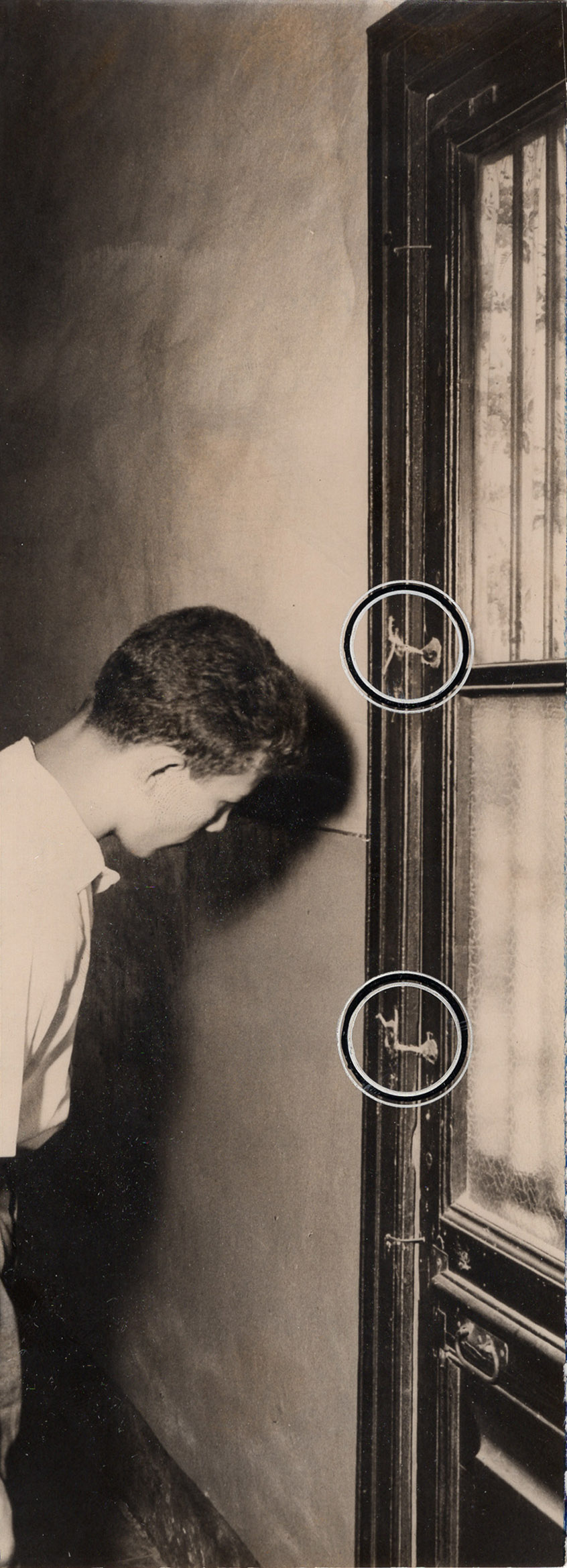 La porta della casa di Mario Giliberti con i sigilli della polizia