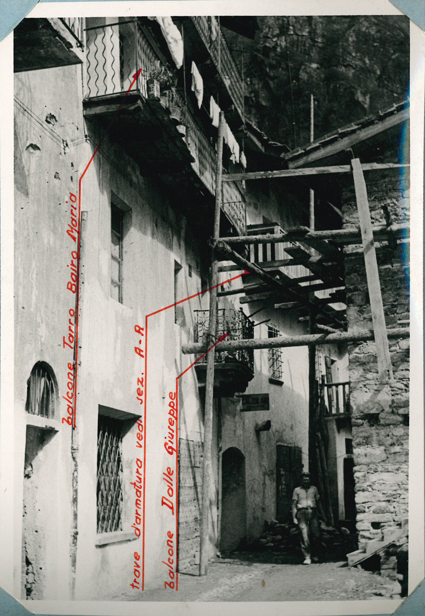 La facciata della casa dei Bugni