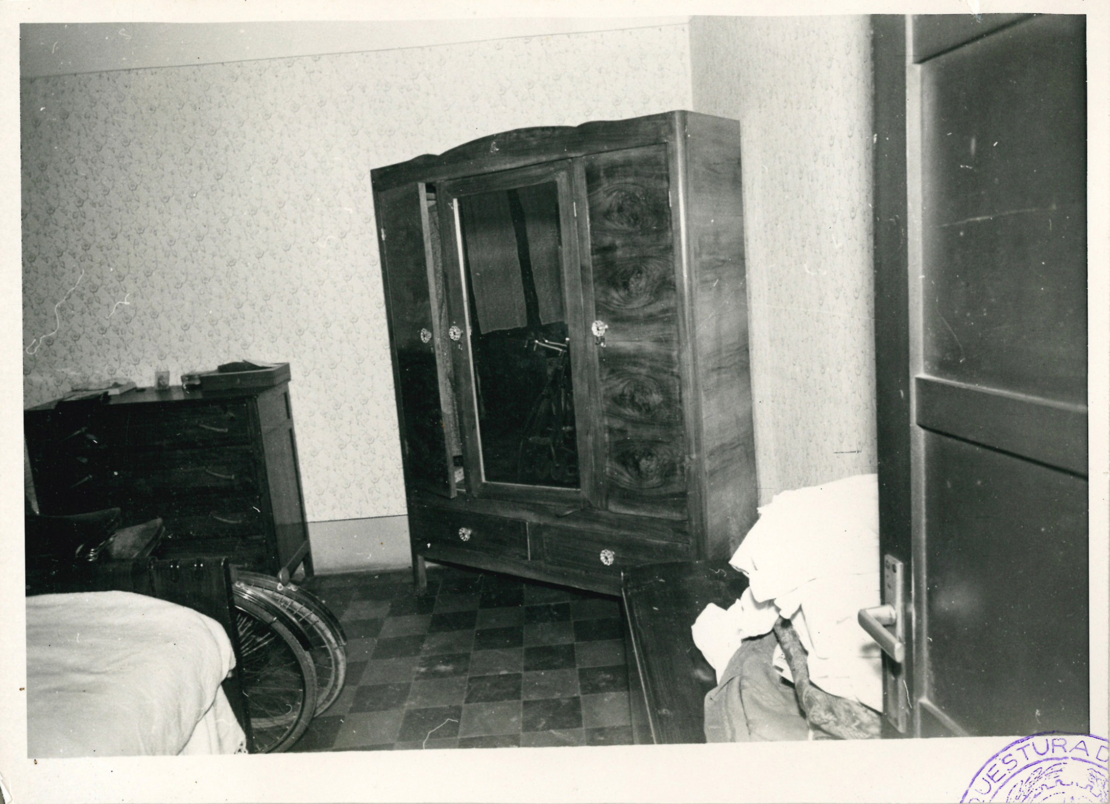 La camera da letto nell’abitazione della famiglia Perseghin-Birro