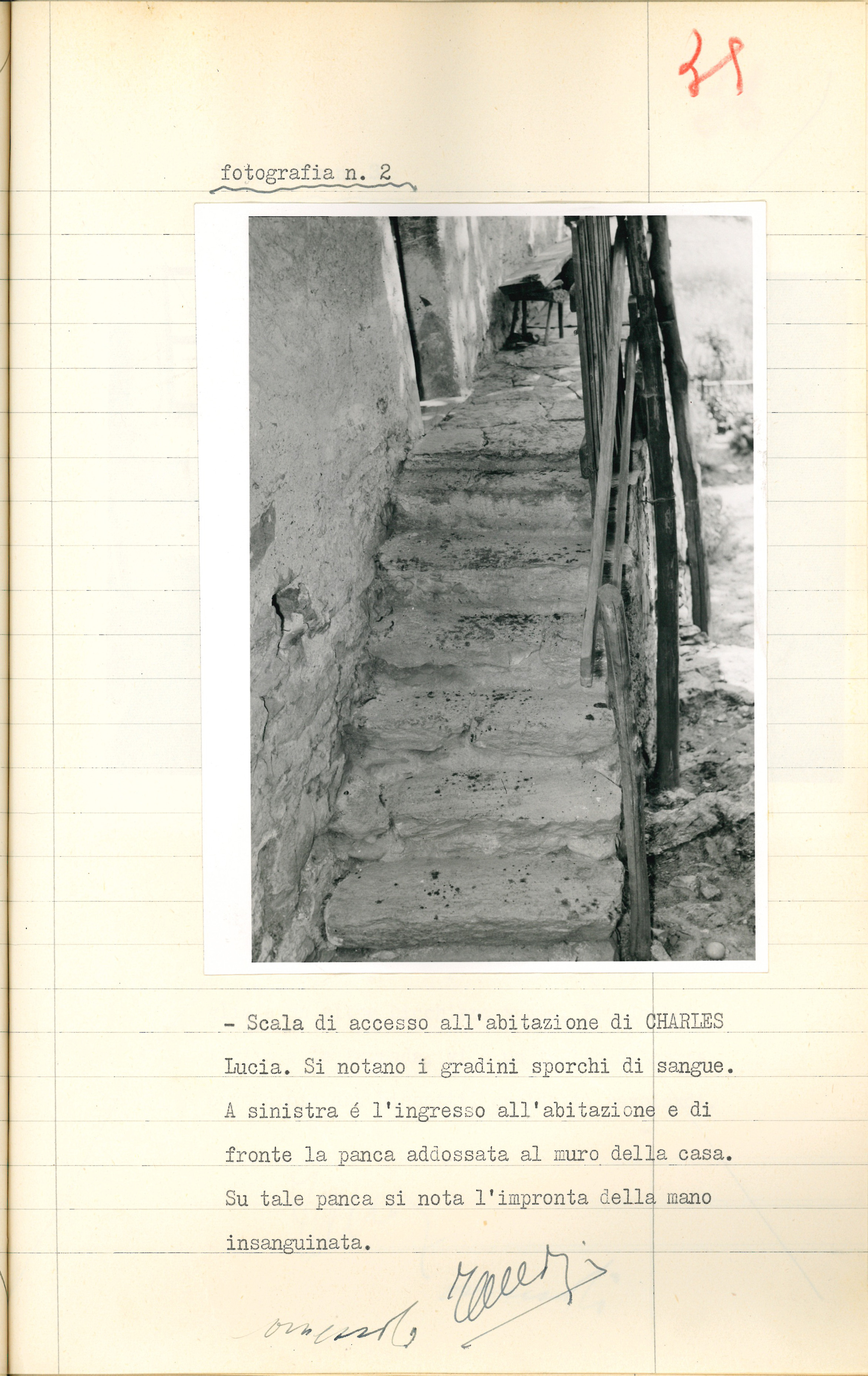 La scala di accesso all'abitazione di Lucia ed Elvira Charles