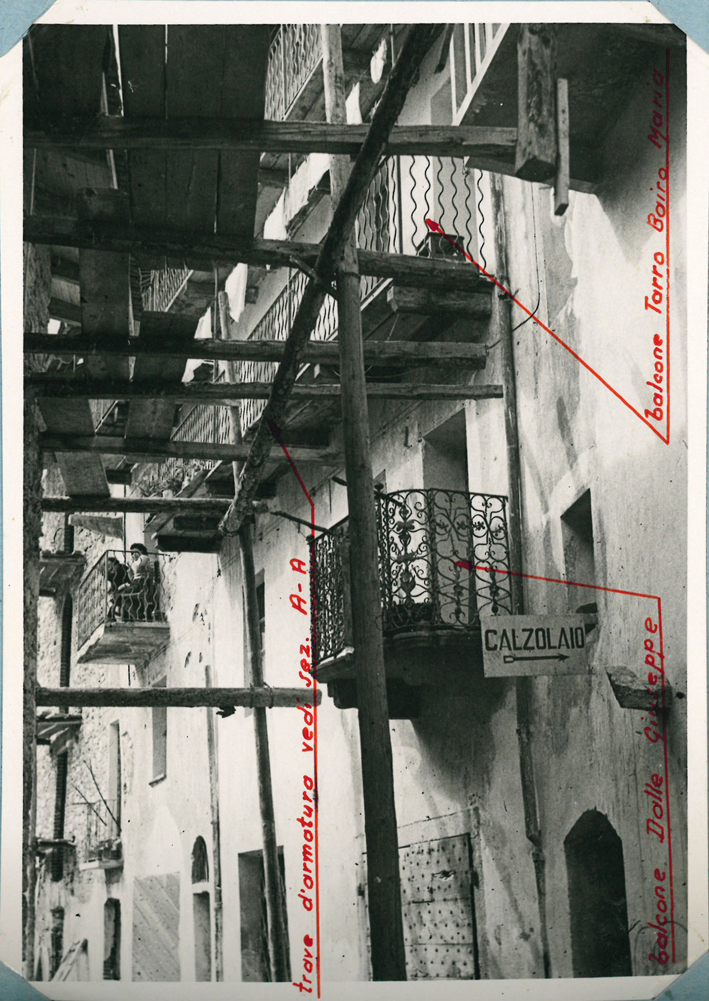 La facciata della casa dei Bugni