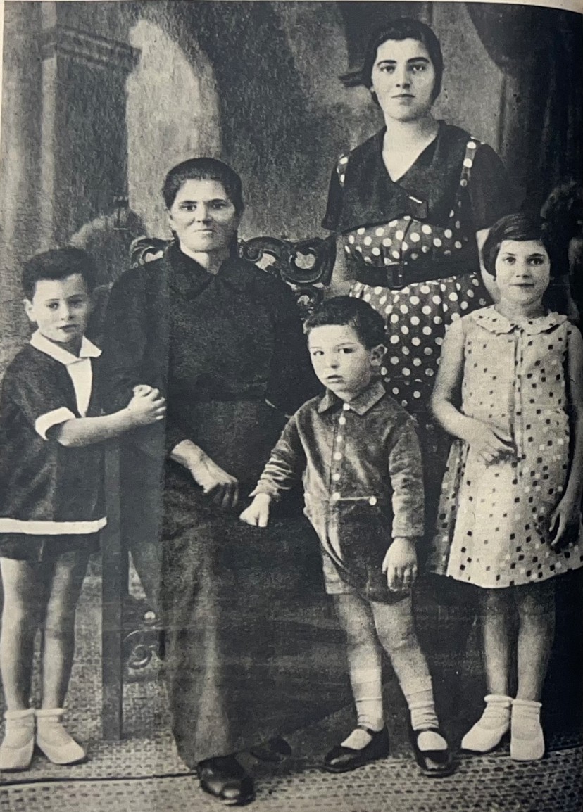 EPC-a3-n75-1952-03-15-p12-A