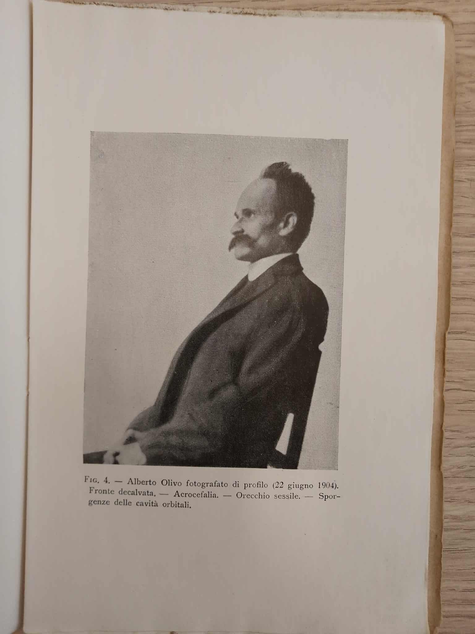 Alberto Olivo di profilo