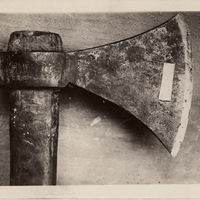 La scure usata come arma del delitto