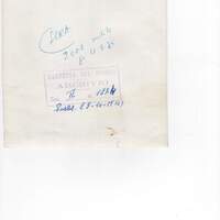 Il presidente della Corte osserva il corpo del reato al processo di cassazione contro Ettore Grande