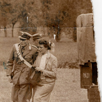 Jolanda Bergamo, prima sospettata nel delitto di Entrèves, condotta dai carabinieri sul luogo del crimine