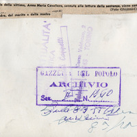 La sorella della vittima, Anna Maria Cavallero, svenuta alla lettura della sentenza, viene confortata dai suoi familiari