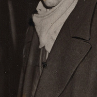 Giuseppe Ricciardi fotografato sul luogo dell’uccisione della moglie e dei figli