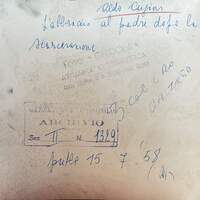 L'abbraccio tra Aldo Cugini e il padre dopo la scarcerazione