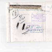 Davanti alla caserma dei carabinieri di Courmayeur la gente aspetta di vedere uscire Jolanda Bergamo, presunta assassina di Angela Cavallero