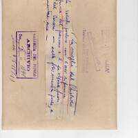 Nicole Pouly mentre parla con l'avvocato difensore del marito, Nadir Chiabodo