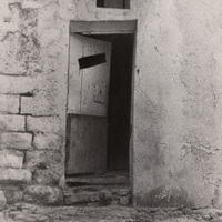 L’ingresso della cantina dove furono concentrate le vittime prima della strage, nella cascina Simonetto a Villarbasse